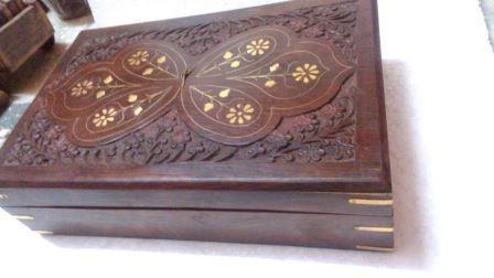 WOODEN HAND PAINTED JEWELLRY CASE OR BOX